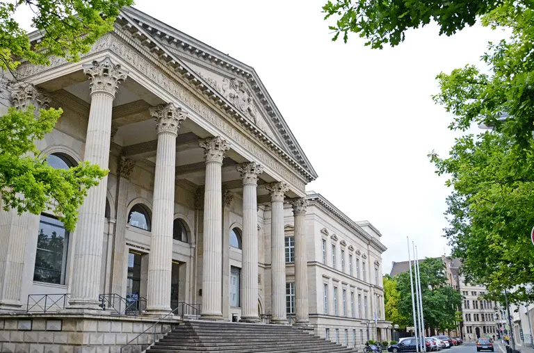 In der Klage des Landkreises Helmstedt gegen das Land Niedersachsen für bessere finanzielle Ausstattung fand die erste Verhandlung statt.
