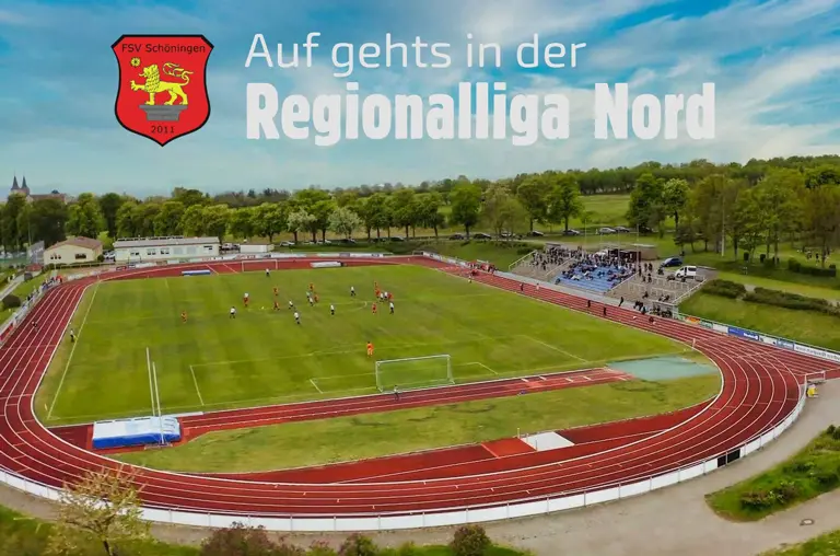Eine Luftaufnahme des Elmstadions, in dem die FSV Schöningen in der Regionalliga Nord ihre Heimspiele austrägt