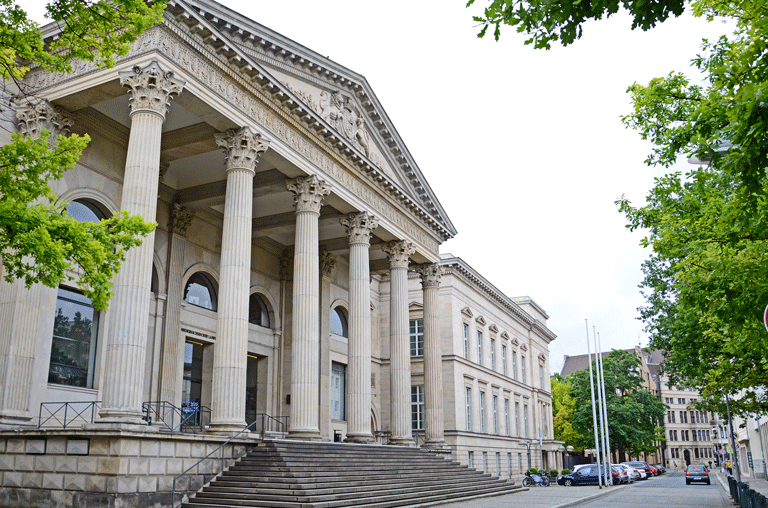 Mit einem Investitionspaket historischer Dimension stellt Niedersachsen die Weichen für die kommenden Jahre.
