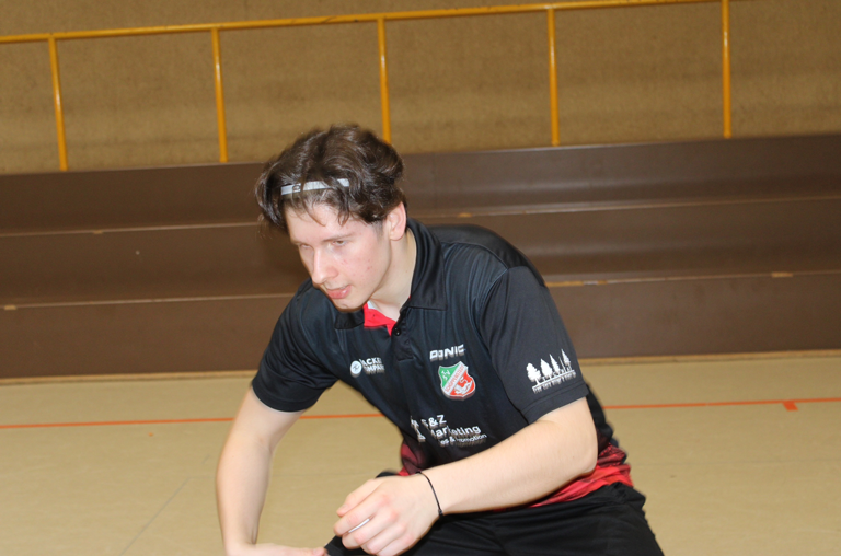 Die polnischen Profis Jakub Perek und Jakub Josef Stecyszyn (mit Stirnband) stehen in der Oberliga-Rangliste auf den Plätzen eins und zwei. Beide Spieler haben bis dato alle Spiele gewonnen.