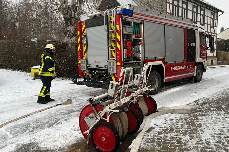 Der Rauchmelder in der Wohnung einer Seniorin alarmierte auch Nachbarn, dass etwas nicht in Ordnung war. Es kam aber jede Hilfe zu spät.