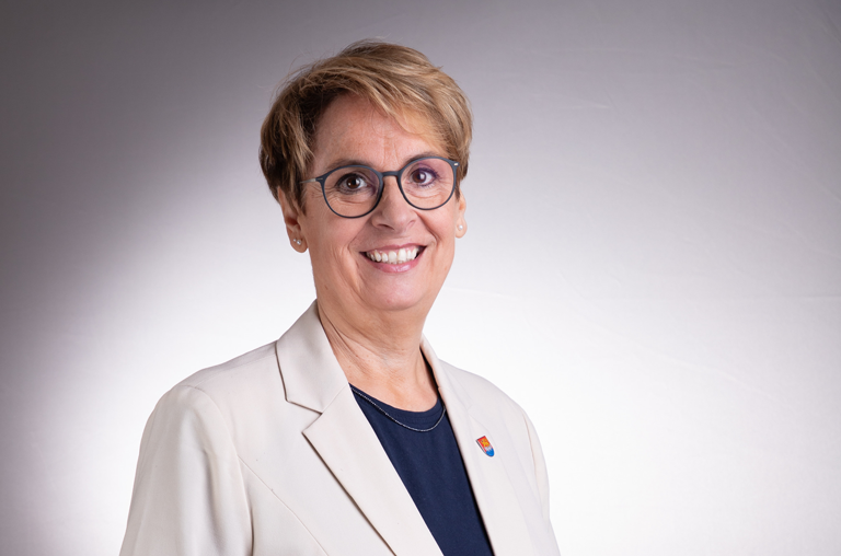 Portrait Samtgemeindebürgermeisterkandidatin Andrea Föniger, Anzeige