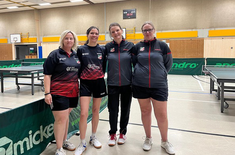 TSV Schöppenstedt Tischtennis-Damen, Foto: Die Schöppenstedter BOL-Damen (v.l.) Melanie Gudehus-Hoffmann, Hilka Lehmann, Cornelia Groß und Jana Hagenguth freuen sich über den bisherigen Saisonverlauf.
