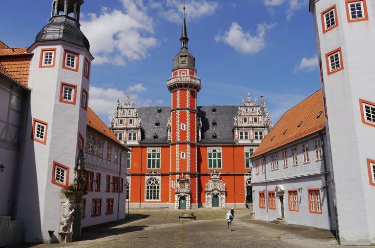 Das Juleum in Helmstedt ist nicht nur geprägt von einer bedeutenden Geschichte, sondern auch als ein Wahrzeichen für die Stadt. Jedoch ist es dringend sanierungsbedürftig.
