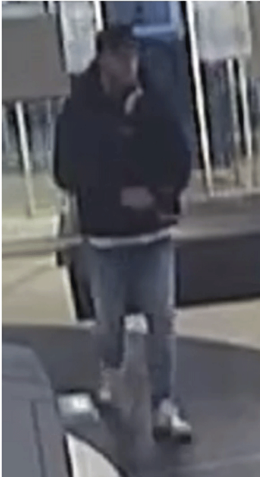 Nach einem Raubüberfall auf eine Seniorin in der Innenstadt von Königslutter fahndet die Polizei nun öffentlich nach dem Täter.
