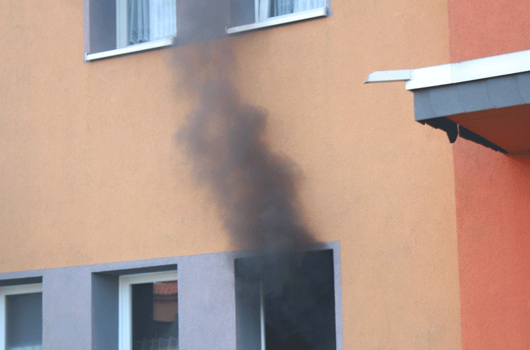 Ein Küchenbrand hat am Montagvormittag einen Feuerwehreinsatz in Helmstedt ausgelöst. In einem Wohngebiet hat ein Elektrogerät gebrannt.