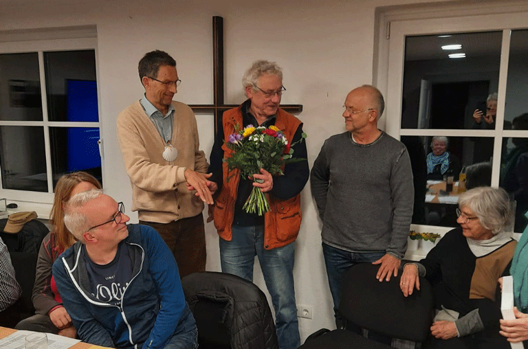 Der Pilgerverein Veltheim/Ohe e.V. hat seinen langjährigen Vorsitzenden Josef Pongratz nach zwölf Jahren im Amt verabschiedet.