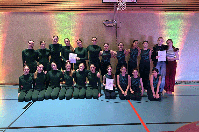 Die Tanz-AG des Gymnasiums Anna-Sophianeum in Schöningen hat beim Schulsportwettbewerb Tanzen in Laatzen mehrere Erfolge gefeiert.