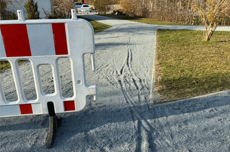 Die Wege in der Grünfläche zwischen „Schöppenstedter Stieg“ und „Vor den Gärten“ in Wolfenbüttel sind fertig und für Fußgänger nutzbar.