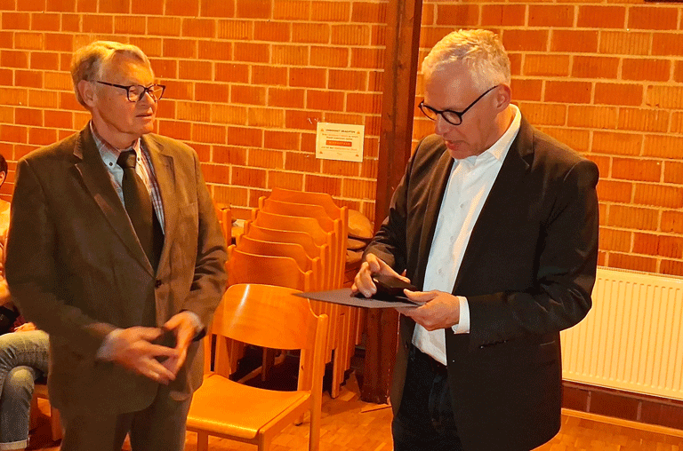 Dr. Manfred Bormann wurde für sein Engagement mit der Ehrenmedaille des Niedersächsischen Städte- und Gemeindebundes ausgezeichnet.