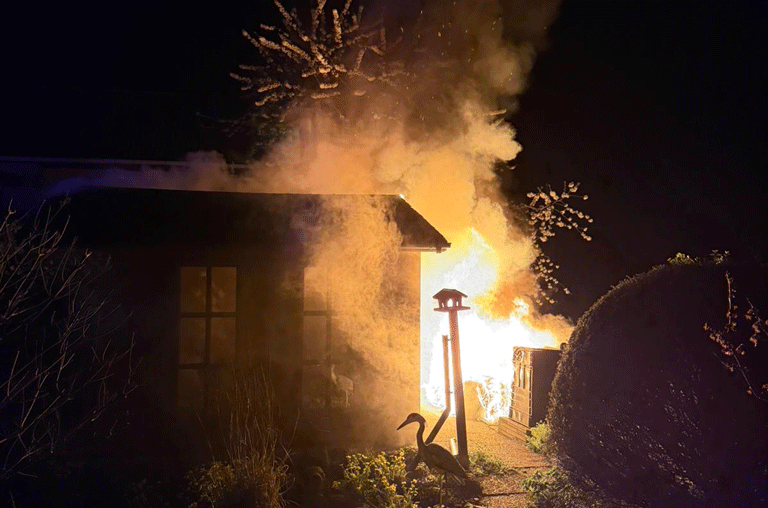 Ein nächtlicher Brandeinsatz hat die Feuerwehr in Groß Brunsrode in der Nacht zum Donnerstag zu einem schnellen Eingreifen gezwungen.
