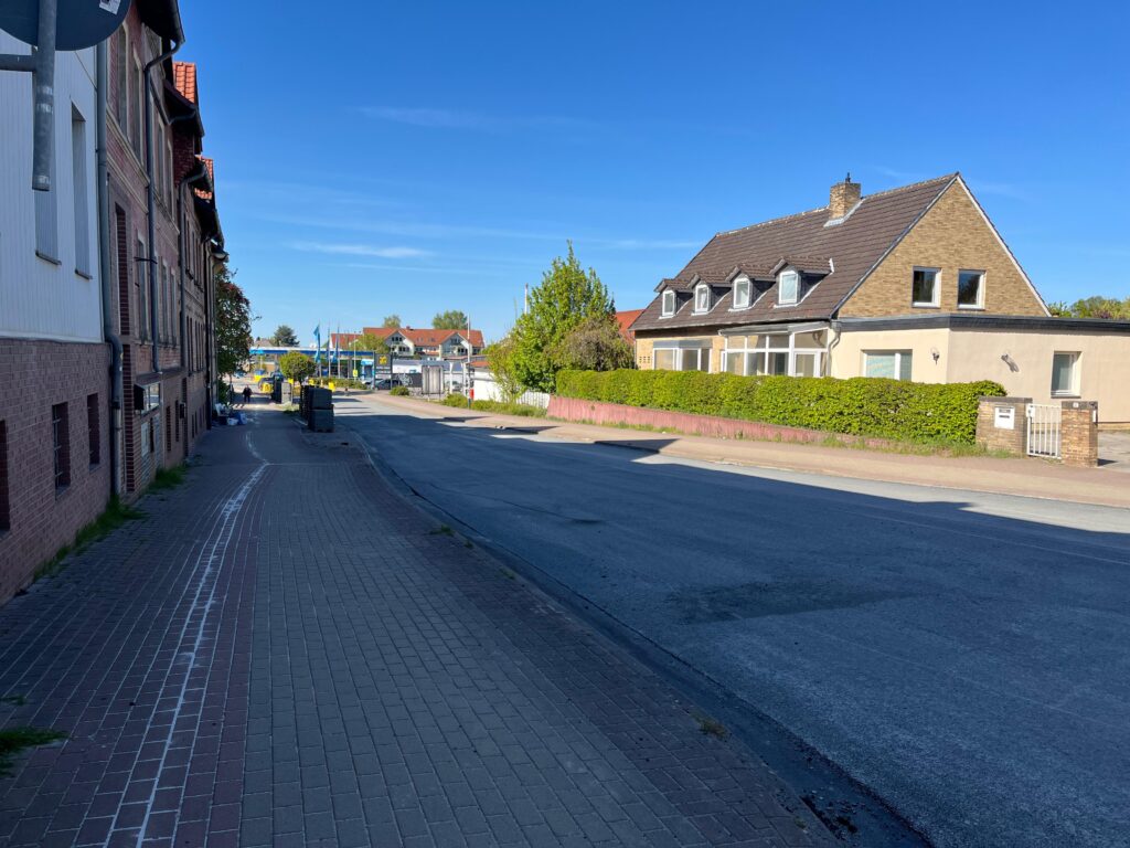 Gut sechs Monate nach dem geplanten Bauende startet der letzte Bauabschnitt an der Großbaustelle auf der B244 durch Schöningen.