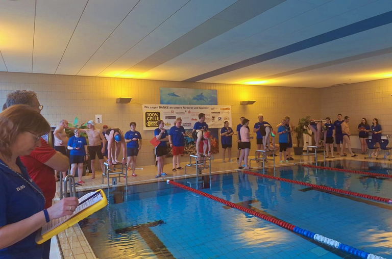 Im gut besuchten Freizeitbad Winsen Aller fanden die DLRG-Landesseniorenmeisterschaften statt. (Foto: DLRG)