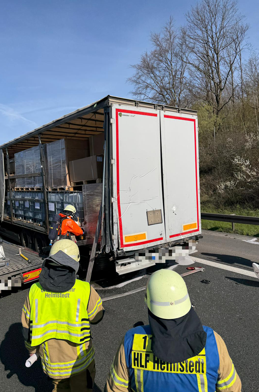 Vermeintlicher Gefahrguteinsatz der Feuerwehr Helmstedt auf der A2