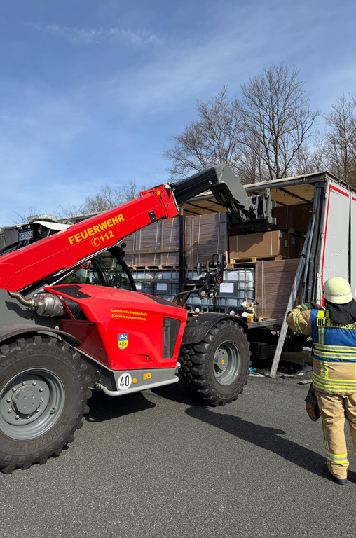 Vermeintlicher Gefahrguteinsatz der Feuerwehr Helmstedt auf der A2