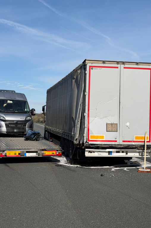 Vermeintlicher Gefahrguteinsatz der Feuerwehr Helmstedt auf der A2