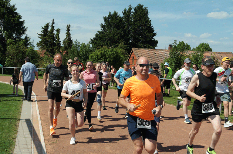 Bei bestem Laufwetter ist am Pfingstwochenende der 31. Lauf rund um den Heeseberg über die Bühne gegangen.