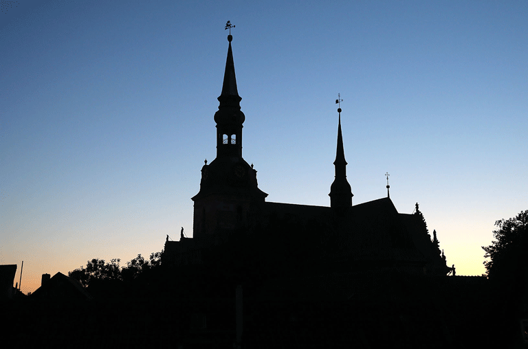 In Wolfenbüttel geht es am Freitag, den 15. Mai, auf Spurensuche durch die Schattenseiten der Stadtgeschichte.