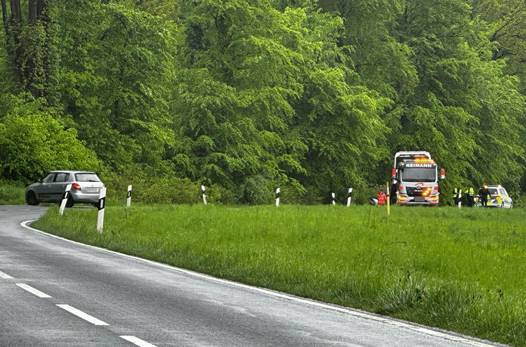 Wer momentan durch den Elm Richtung Helmstedt unterwegs ist, muss aufpassen. Auf der L626 Richtung Frellstedt ist ein Unfall passiert.