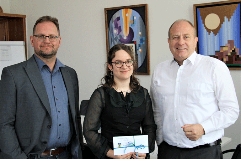 Mit einer Forschungsarbeit über die Wirkung von Zinnkraut auf Brustkrebszellen waren zwei Schüler bei „Jugend forscht“ erfolgreich.