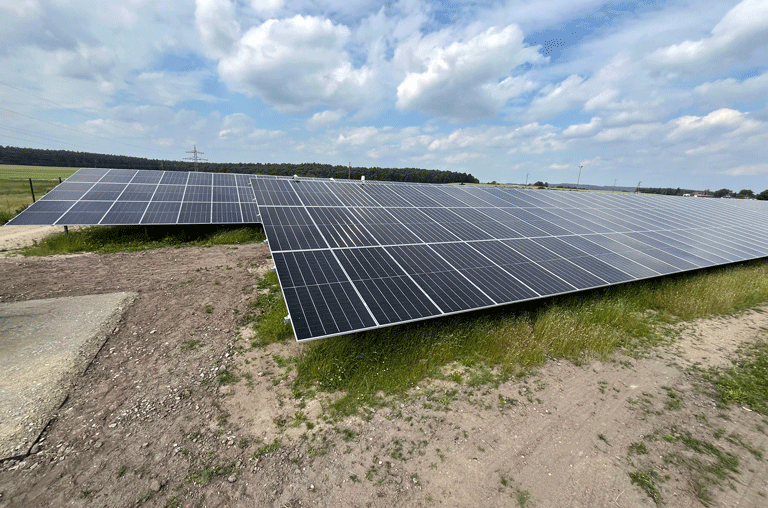 Die neuen Solarparks in Königslutter und Boimstorf liefern künftig Strom für rund 8.000 Haushalte. Zudem fließt Geld an die Kommune.