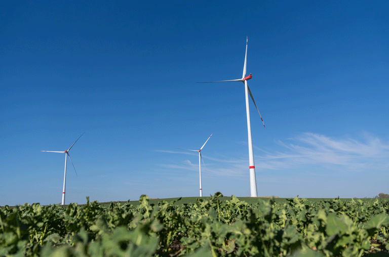Nach weniger als zwei Jahren Bauzeit hat die Landwind-Gruppe das Repowering des Windparks im Landkreis Helmstedt erfolgreich abgeschlossen.