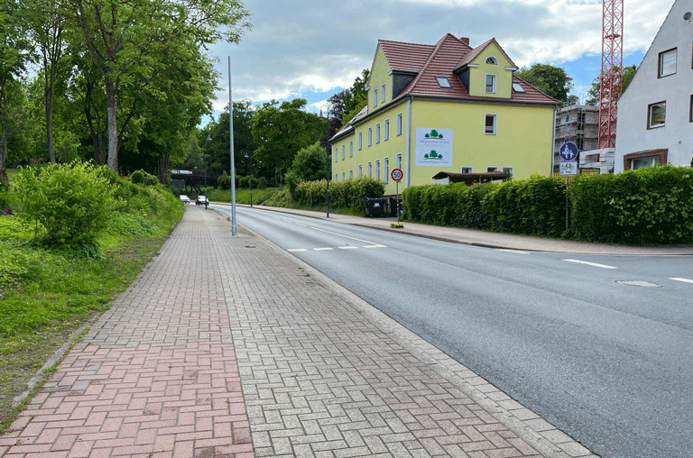Die Elmstraße soll ab dem Nachmittag des Dienstag, den 14. Juli, wieder befahrbar sein. Im Laufe des Tages soll die Straße wieder frei sein.