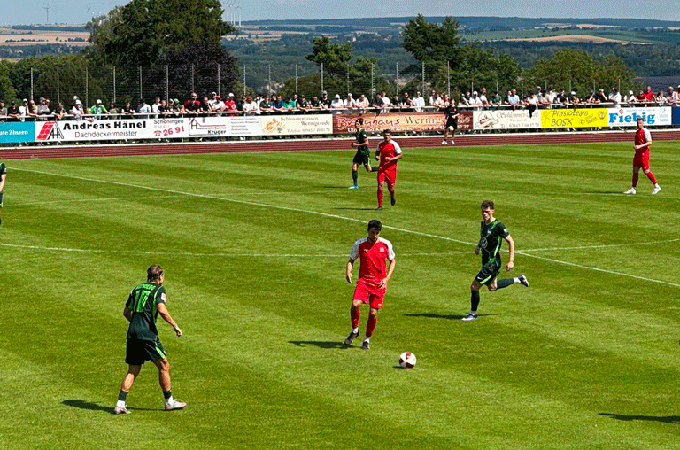 Der FSV Schöningen hat sich im Testspiel gegen den VfL Wolfsburg achtbar verkauft, musste sich am Ende aber geschlagen geben.