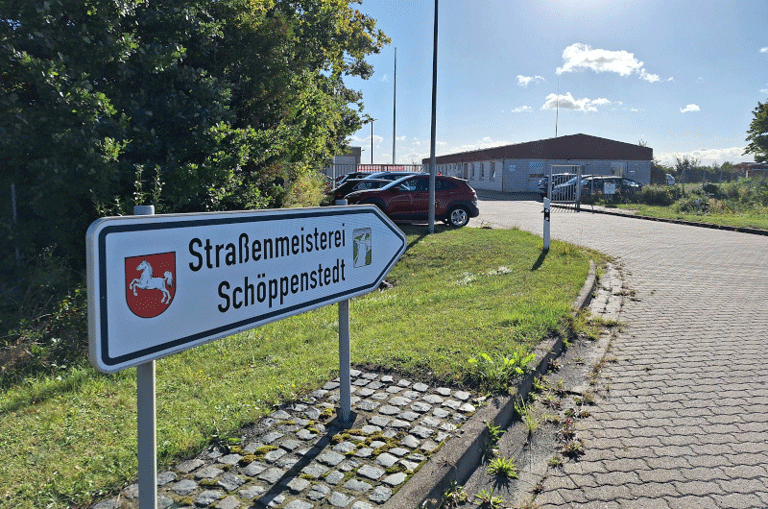 Die Straßenmeisterei Schöppenstedt hat eine neue Leiterin: Mandy Nitschke hat zum 15. Juli die Leitung der Einrichtung übernommen.