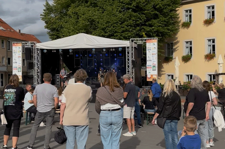 Drei Tage lang wurde die Schöninger Innenstadt beim 51. Schöninger Altstadtfest mit Live-Musik, Essen und Fahrgeschäften zur Festmeile.