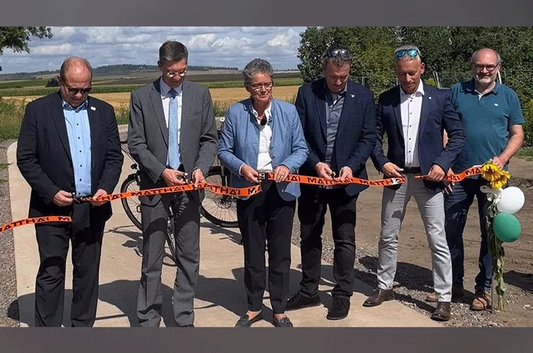 Ein weiterer wichtiger Schritt für den Huy-Radweg ist geschafft: Der sechste Bauabschnitt von Dedeleben nach Jerxheim-Bahnhof wurde offiziell eingeweiht.