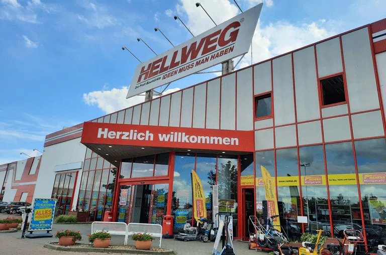 HELLWEG in Wolfenbüttel steht vor dem Aus: Nach gescheiterter Übernahme hat der Räumungsverkauf begonnen. Jetzt werden Waren reduziert angeboten.