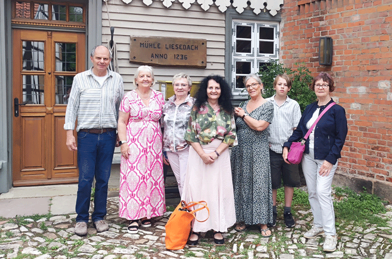der Verein die Arbeitsgruppe Stadtführerinnen Helmstedt-Ostfalen zu Besuch bei der Wassermühle Liesebach