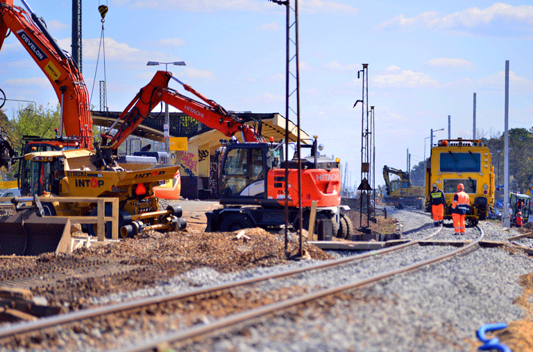 Die umfangreichen Bauarbeiten am Bahnkorridor zwischen Hannover und Berlin wirken sich ab Oktober auch auf den Bahnverkehr in Helmstedt aus.