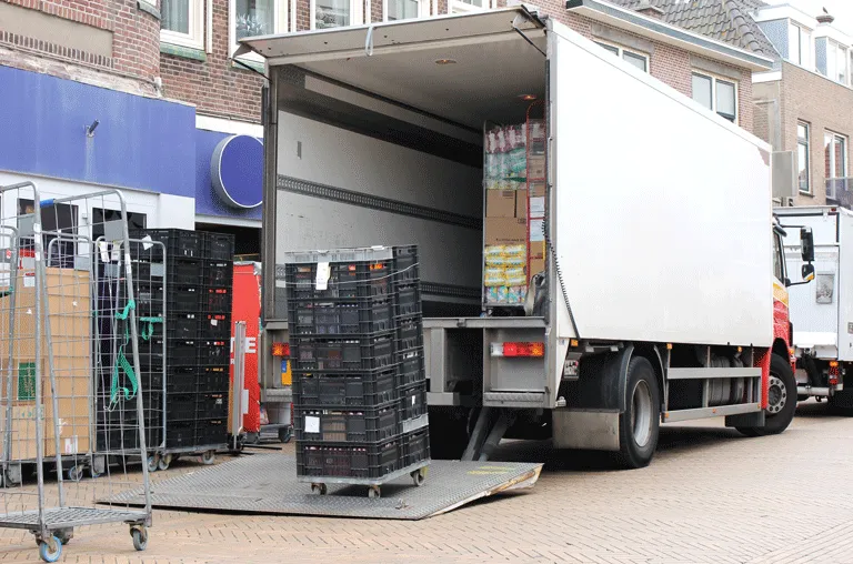 Schwere Lastwagen auf der Durchfahrt sollen künftig nicht mehr durch die engen Straßen der Königslutteraner Altstadt fahren.