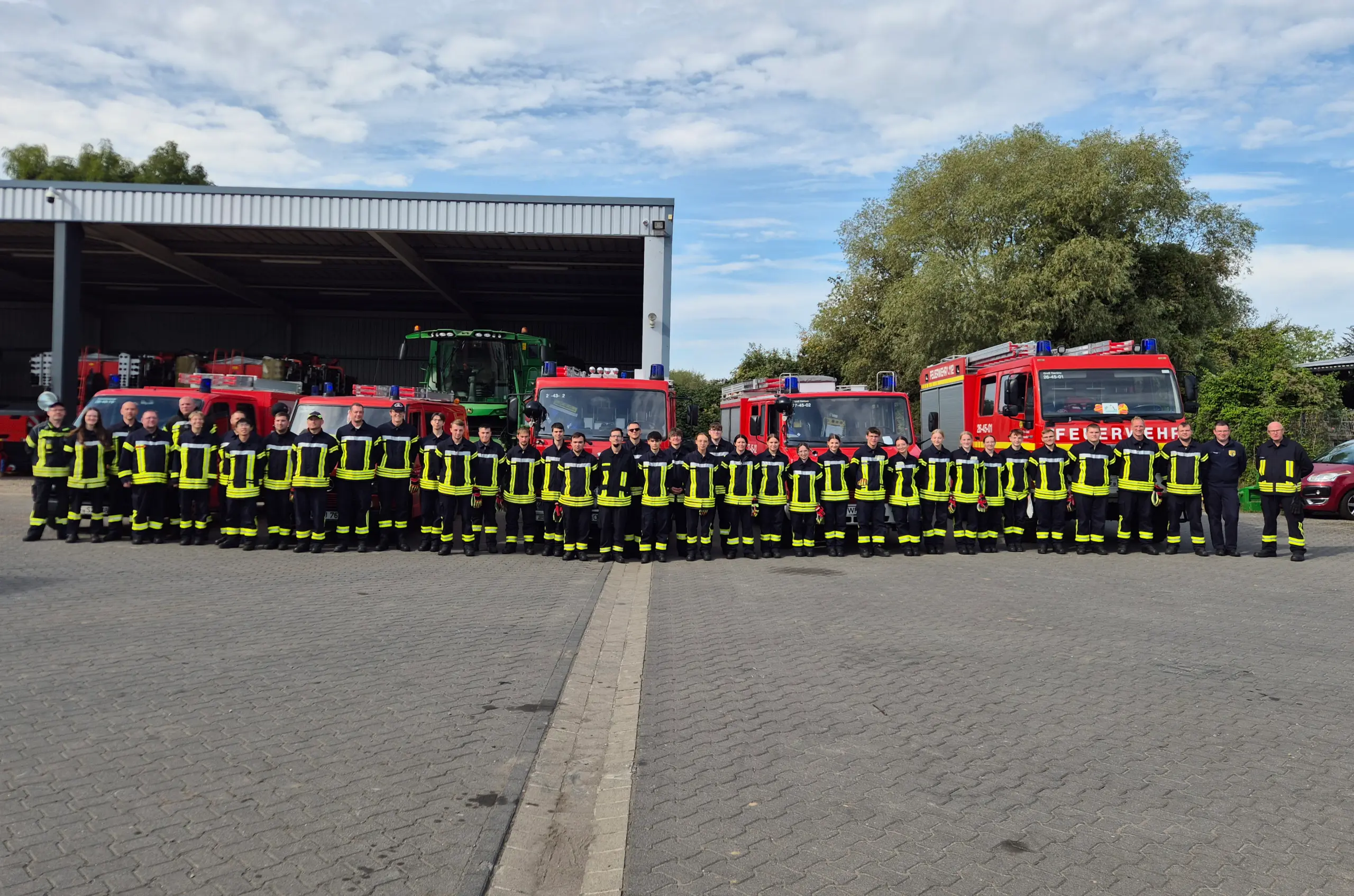 Nach vier intensiven Wochen konnten die neuen Feuerwehrleute der Samtgemeinde ihr Wissen in Schöppenstedt unter Beweis stellen.